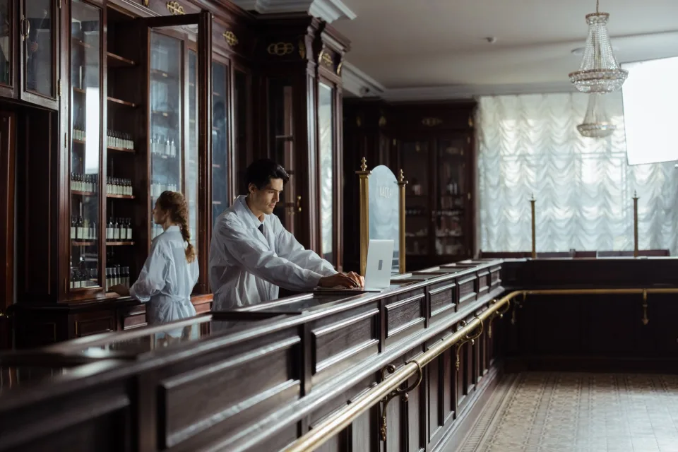 Hàng thiết yếu cho tủ thuốc gia đình